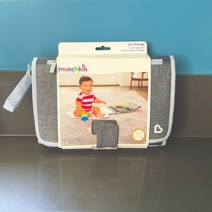 Munchkin Travel Diaper Kit / Clutch NWT